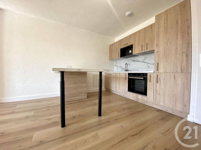 Appartement T4 à vendre - 4 pièces - 77.44 m2 - LES ABRETS EN DAUPHINE - 38 - RHONE-ALPES - Century 21 Arlaud Transaction