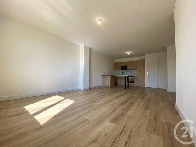 Appartement T4 à vendre - 4 pièces - 77.44 m2 - LES ABRETS EN DAUPHINE - 38 - RHONE-ALPES - Century 21 Arlaud Transaction