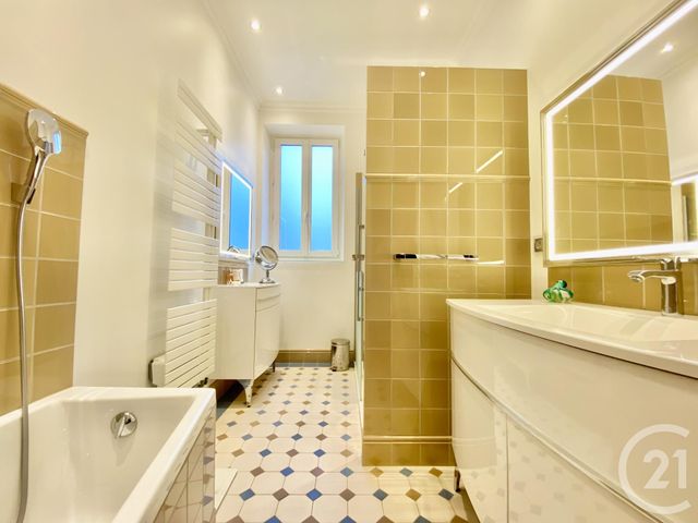 maison à vendre - 12 pièces - 248.13 m2 - LES AVENIERES VEYRINS THUELLIN - 38 - RHONE-ALPES - Century 21 Arlaud Transaction