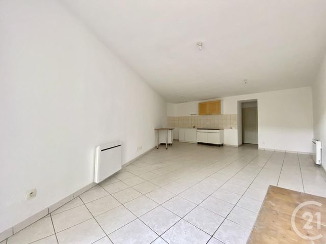 Appartement T3 à louer - 3 pièces - 70.92 m2 - LES AVENIERES VEYRINS THUELLIN - 38 - RHONE-ALPES - Century 21 Arlaud Transaction