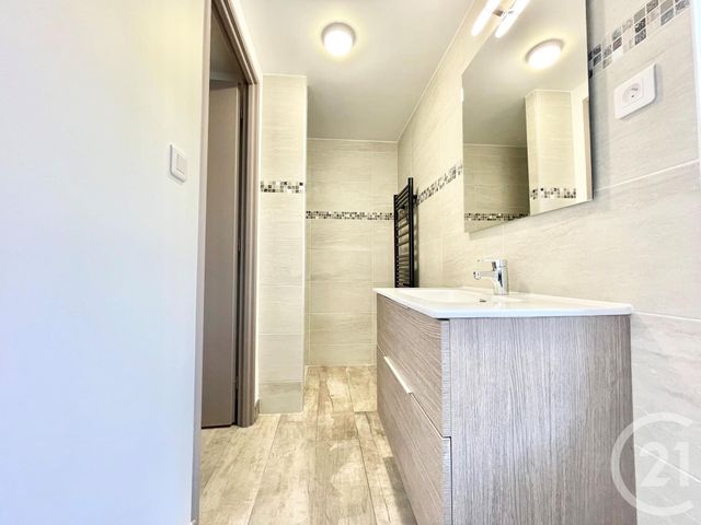 Afficher la photo en grand immeuble à vendre - 162.96 m2 - LES ABRETS EN DAUPHINE - 38 - RHONE-ALPES - Century 21 Arlaud Transaction