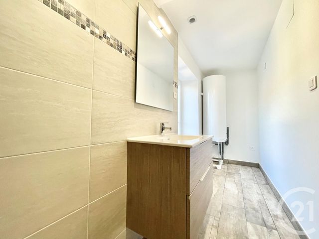 Afficher la photo en grand immeuble à vendre - 162.96 m2 - LES ABRETS EN DAUPHINE - 38 - RHONE-ALPES - Century 21 Arlaud Transaction