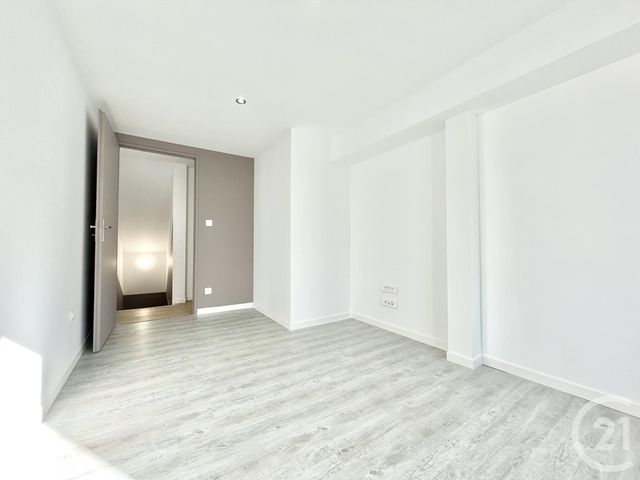 Afficher la photo en grand immeuble à vendre - 162.96 m2 - LES ABRETS EN DAUPHINE - 38 - RHONE-ALPES - Century 21 Arlaud Transaction