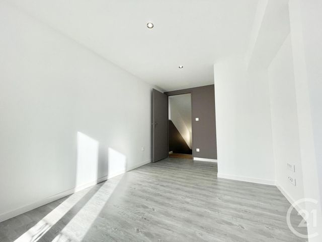 Afficher la photo en grand immeuble à vendre - 162.96 m2 - LES ABRETS EN DAUPHINE - 38 - RHONE-ALPES - Century 21 Arlaud Transaction