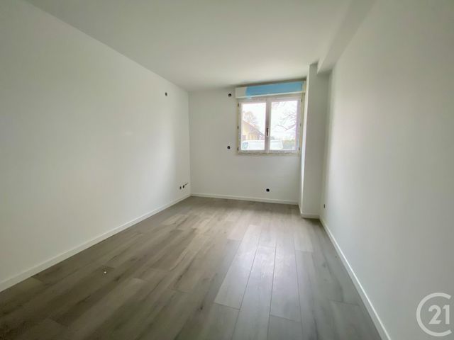 Appartement T3 à vendre - 3 pièces - 84.23 m2 - LES ABRETS EN DAUPHINE - 38 - RHONE-ALPES - Century 21 Arlaud Transaction