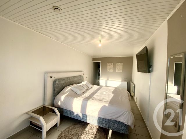 Appartement T2 à vendre - 3 pièces - 76.93 m2 - ST GENIX SUR GUIERS - 73 - RHONE-ALPES - Century 21 Arlaud Transaction