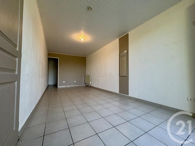 Appartement T2 à vendre - 3 pièces - 76.93 m2 - ST GENIX SUR GUIERS - 73 - RHONE-ALPES - Century 21 Arlaud Transaction