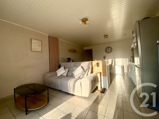 Appartement T2 à vendre - 3 pièces - 76.93 m2 - ST GENIX SUR GUIERS - 73 - RHONE-ALPES - Century 21 Arlaud Transaction