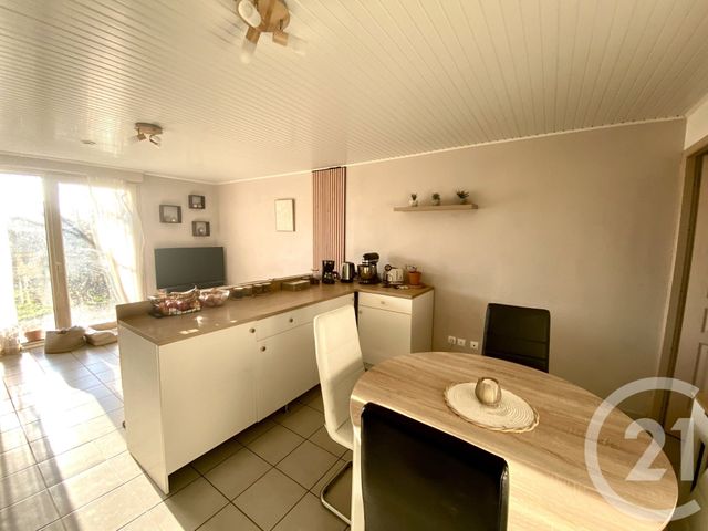 Appartement T2 à vendre - 3 pièces - 76.93 m2 - ST GENIX SUR GUIERS - 73 - RHONE-ALPES - Century 21 Arlaud Transaction