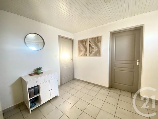 Appartement T2 à vendre - 3 pièces - 76.93 m2 - ST GENIX SUR GUIERS - 73 - RHONE-ALPES - Century 21 Arlaud Transaction