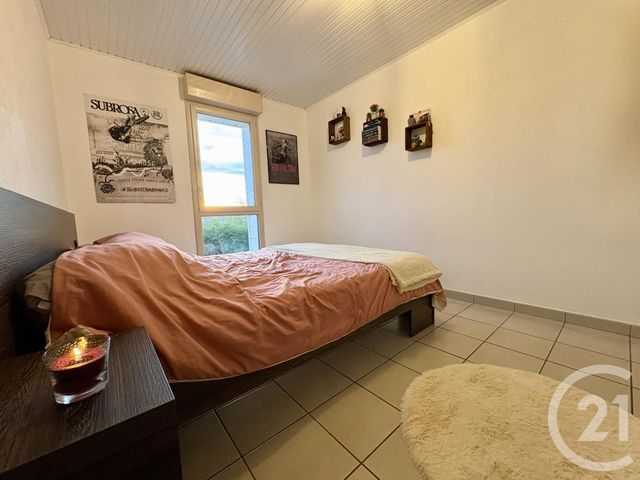 Appartement T3 à vendre - 3 pièces - 58.18 m2 - ST GENIX SUR GUIERS - 73 - RHONE-ALPES - Century 21 Arlaud Transaction