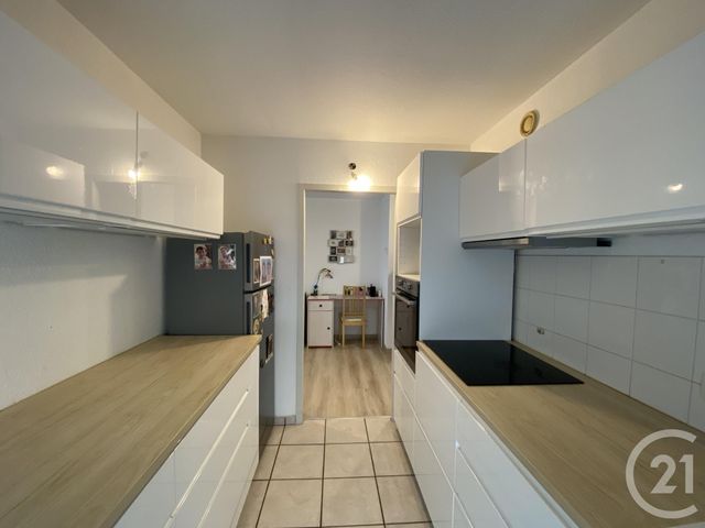 Appartement T3 à vendre - 3 pièces - 62.27 m2 - VOIRON - 38 - RHONE-ALPES - Century 21 Arlaud Transaction