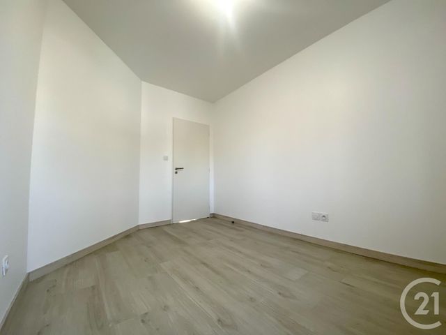 Appartement T4 à vendre - 4 pièces - 110.0 m2 - LA TOUR DU PIN - 38 - RHONE-ALPES - Century 21 Arlaud Transaction