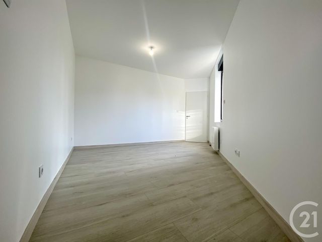 Appartement T4 à vendre - 4 pièces - 110.0 m2 - LA TOUR DU PIN - 38 - RHONE-ALPES - Century 21 Arlaud Transaction