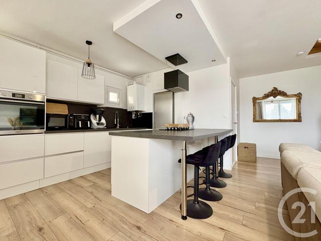 Appartement T4 à vendre - 4 pièces - 74.35 m2 - LA TOUR DU PIN - 38 - RHONE-ALPES - Century 21 Arlaud Transaction