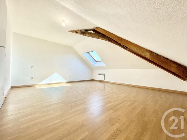 Appartement T3 à louer - 3 pièces - 75.37 m2 - LES AVENIERES VEYRINS THUELLIN - 38 - RHONE-ALPES - Century 21 Arlaud Transaction