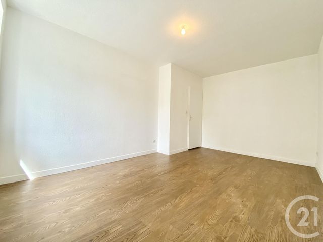 Appartement F3 bis à louer - 4 pièces - 74.79 m2 - LES AVENIERES VEYRINS THUELLIN - 38 - RHONE-ALPES - Century 21 Arlaud Transaction