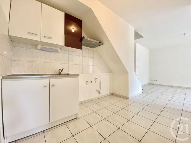 Appartement F3 bis à louer - 4 pièces - 74.79 m2 - LES AVENIERES VEYRINS THUELLIN - 38 - RHONE-ALPES - Century 21 Arlaud Transaction