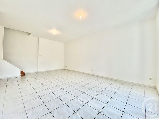 Appartement F3 bis à louer - 4 pièces - 74.79 m2 - LES AVENIERES VEYRINS THUELLIN - 38 - RHONE-ALPES - Century 21 Arlaud Transaction