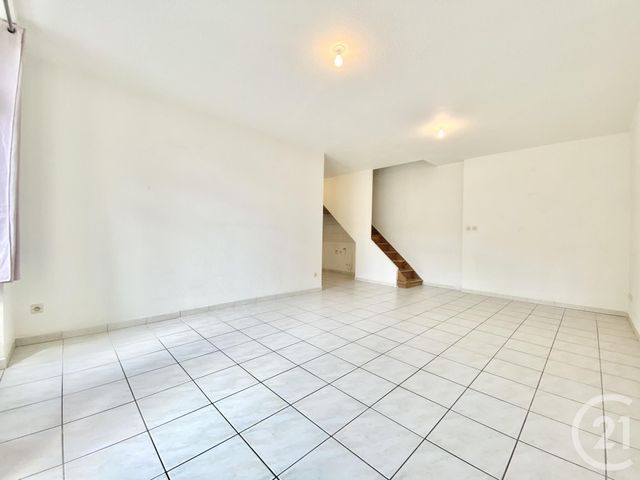 Appartement F3 bis à louer - 4 pièces - 74.79 m2 - LES AVENIERES VEYRINS THUELLIN - 38 - RHONE-ALPES - Century 21 Arlaud Transaction