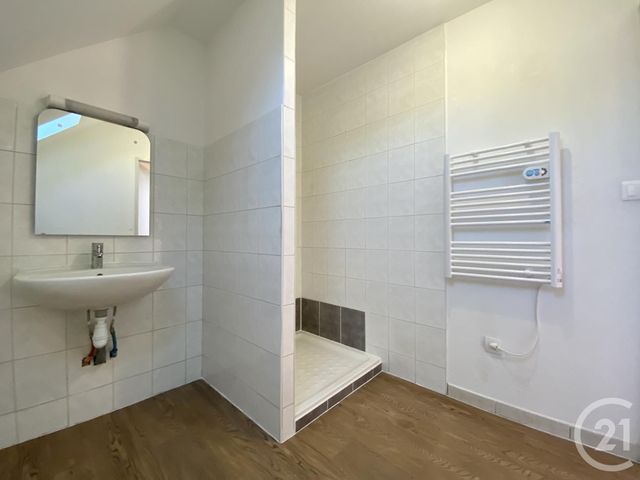 Appartement T4 à louer - 4 pièces - 79.61 m2 - LA BATIE MONTGASCON - 38 - RHONE-ALPES - Century 21 Arlaud Transaction