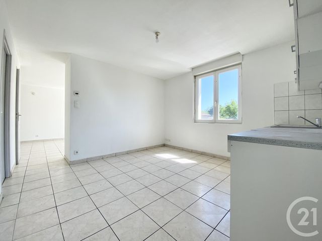 Appartement T4 à louer - 4 pièces - 79.61 m2 - LA BATIE MONTGASCON - 38 - RHONE-ALPES - Century 21 Arlaud Transaction