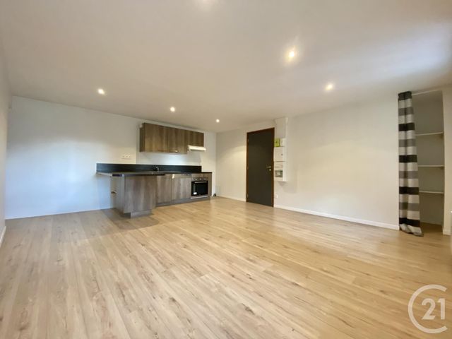 Appartement T2 à louer - 2 pièces - 40.65 m2 - VOIRON - 38 - RHONE-ALPES - Century 21 Arlaud Transaction