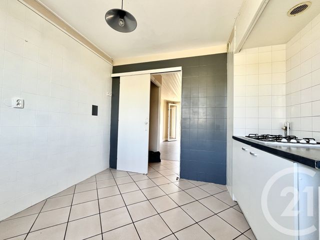 Appartement T3 à vendre - 3 pièces - 52.74 m2 - BOURGOIN JALLIEU - 38 - RHONE-ALPES - Century 21 Arlaud Transaction