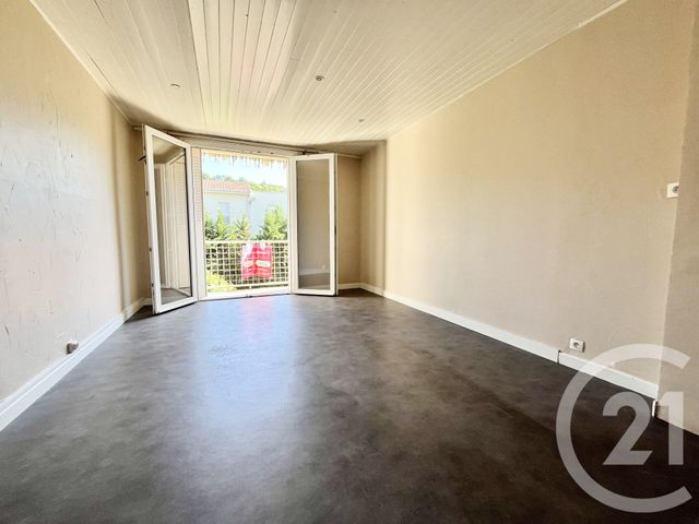Appartement T3 à vendre - 3 pièces - 52.74 m2 - BOURGOIN JALLIEU - 38 - RHONE-ALPES - Century 21 Arlaud Transaction