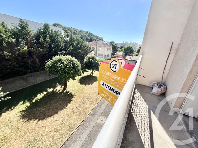Appartement T3 à vendre - 3 pièces - 52.74 m2 - BOURGOIN JALLIEU - 38 - RHONE-ALPES - Century 21 Arlaud Transaction