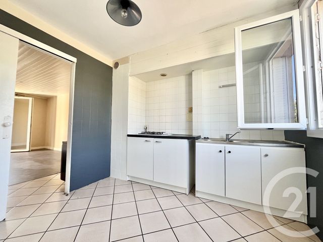 Appartement T3 à vendre - 3 pièces - 52.74 m2 - BOURGOIN JALLIEU - 38 - RHONE-ALPES - Century 21 Arlaud Transaction